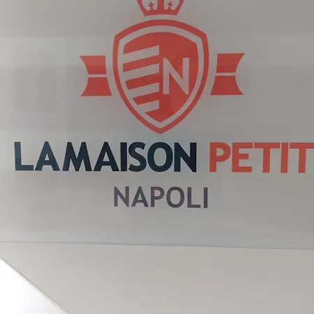 Appartament La Maison Petit Napoli Nápoles Exterior foto